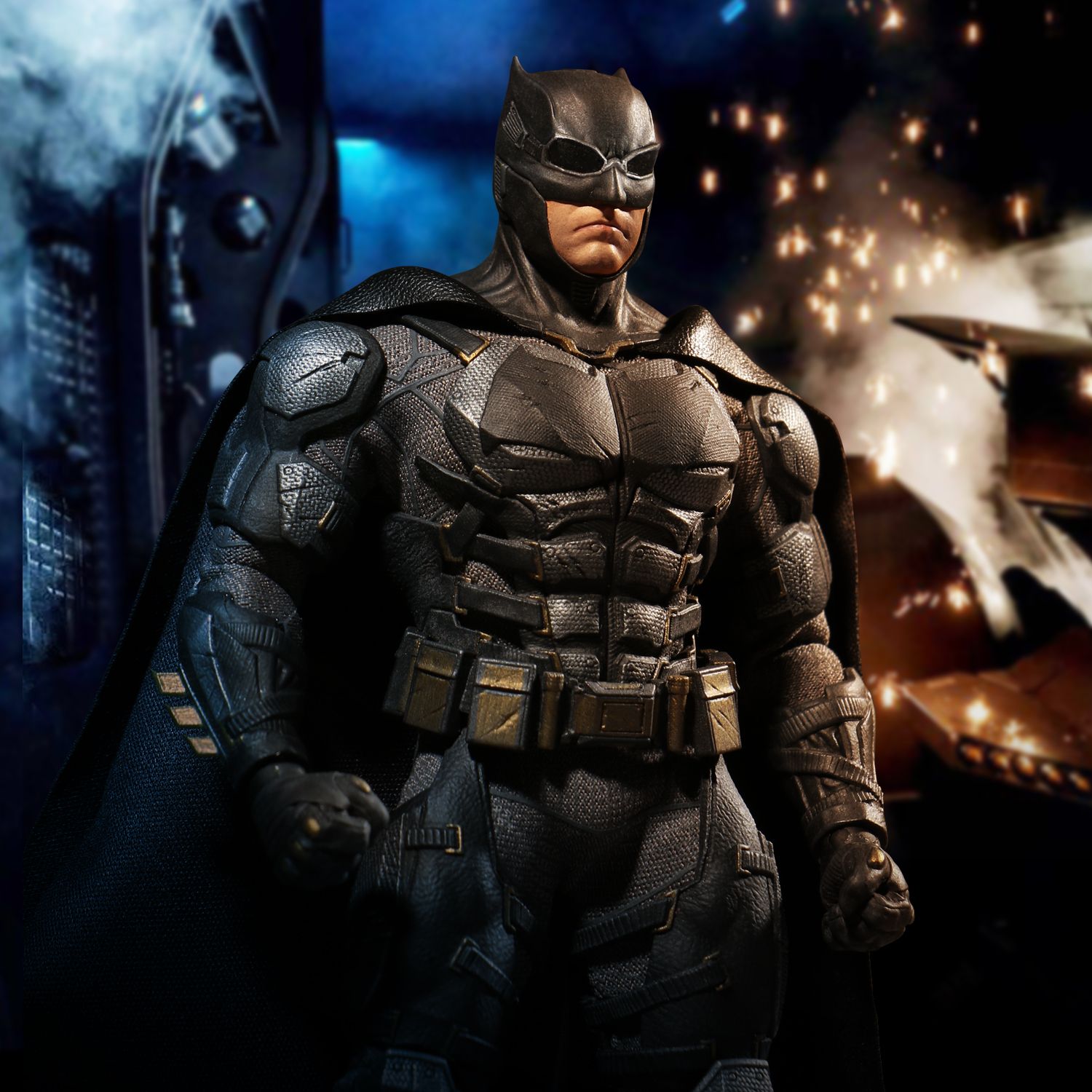 One:12 Collective Tactical Suit Batman | Mezco Toyz