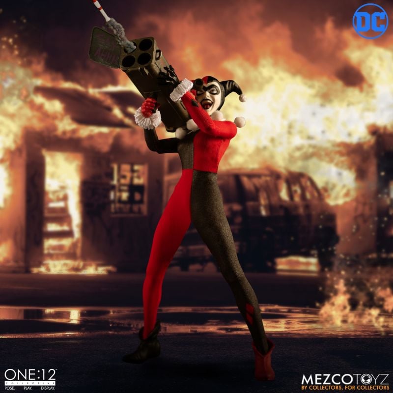 One:12 Collective Harley Quinn - Deluxe Edition | Mezco Toyz