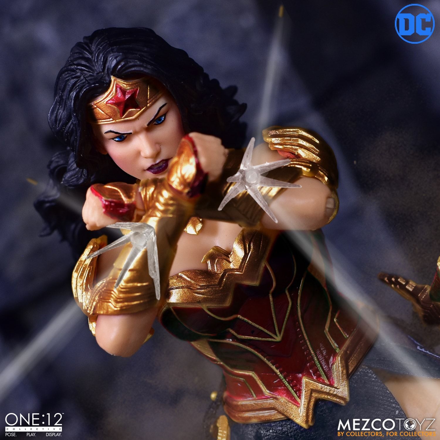 Mezco ONE:12 COLLECTIVE Wonder Woman DC Universe 6 inch action figure PRESALE 