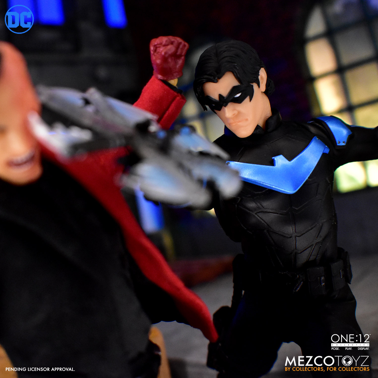 One:12 Collective Nightwing | Mezco Toyz