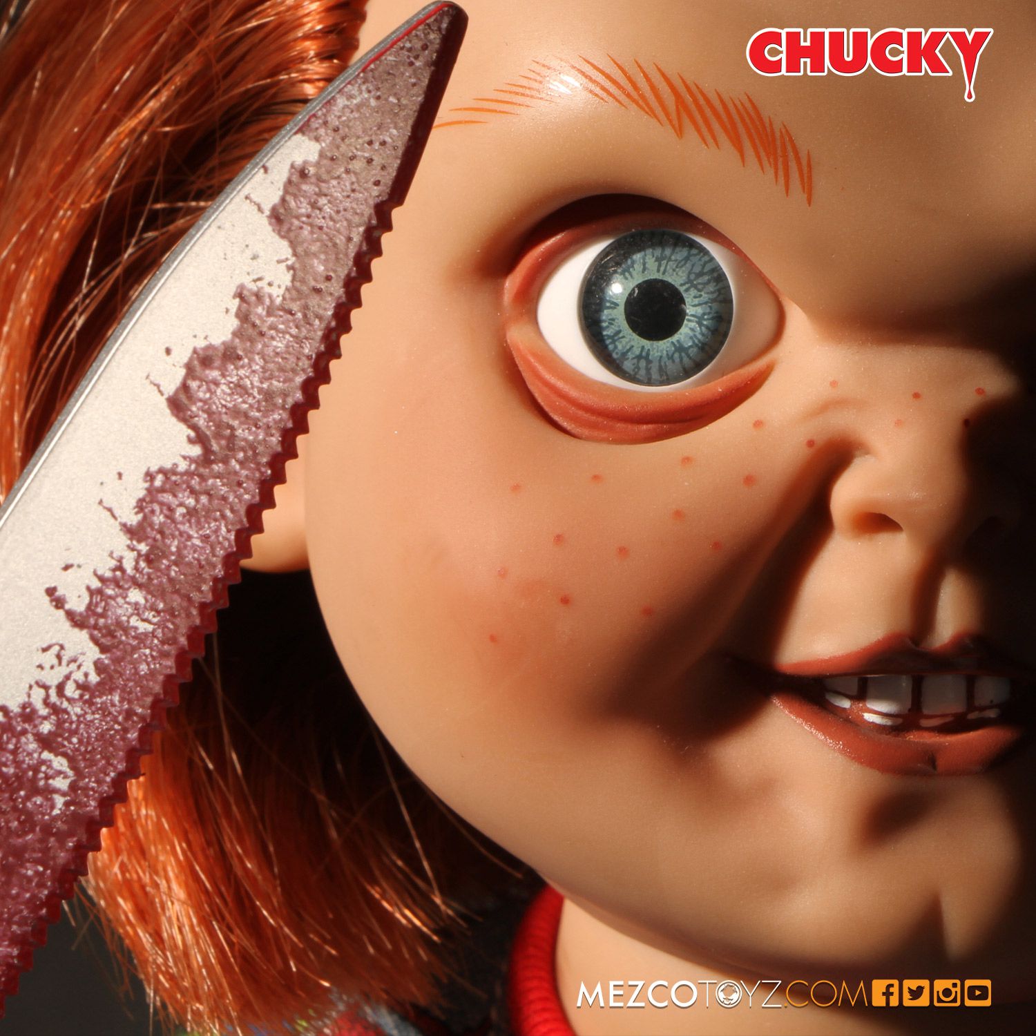 17€38 sur MEZCO TOYS - Action Figur Chucky-Child's Play Talking Chucky 38  cm Poupee figurine réaliste PARLE EN ANGLAIS ! - Jeu de stratégie - Achat &  prix
